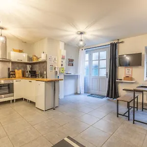 Nid Douillet - Elegant En Plein Centre De Appartement